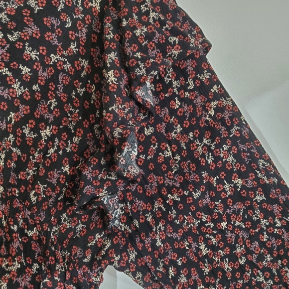 SUGARFOX Woman's Floral Top Size 2X - Picture 5 of 9